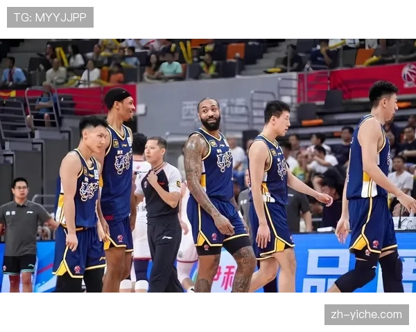 【2026年4月CBA联赛观赛体验技术升级方向·赛中·消息半决赛G1：主场球迷通过手机AR功能扫描地板，实时查看球员移动热力图